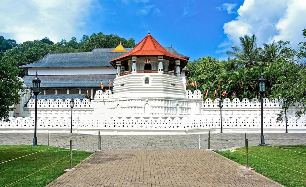 Royal Kandyan Екстериор снимка